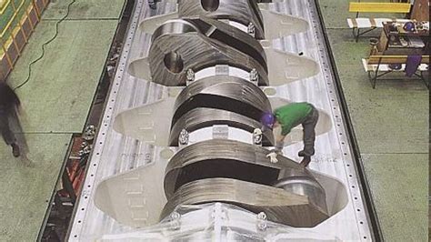 world's biggest crankshaft